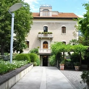 4* Hotel Deco